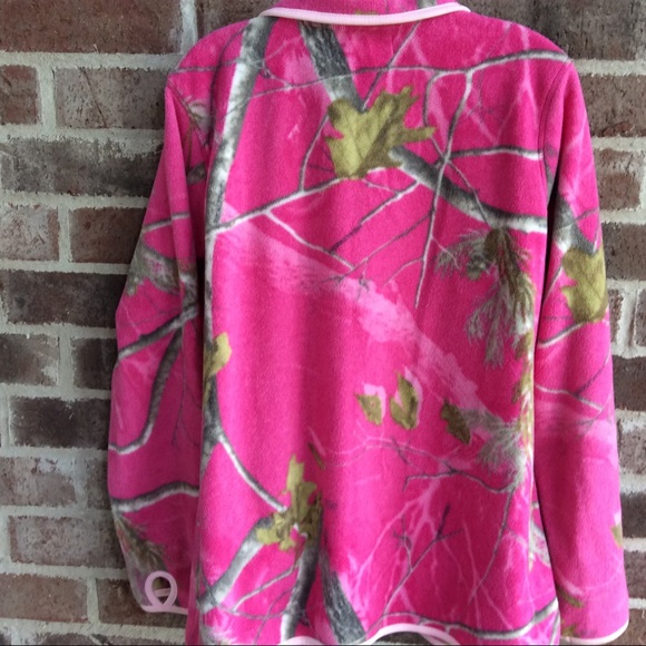 Realtree APC Fleece Pullover Shirt Pink - Picture 2 of 2